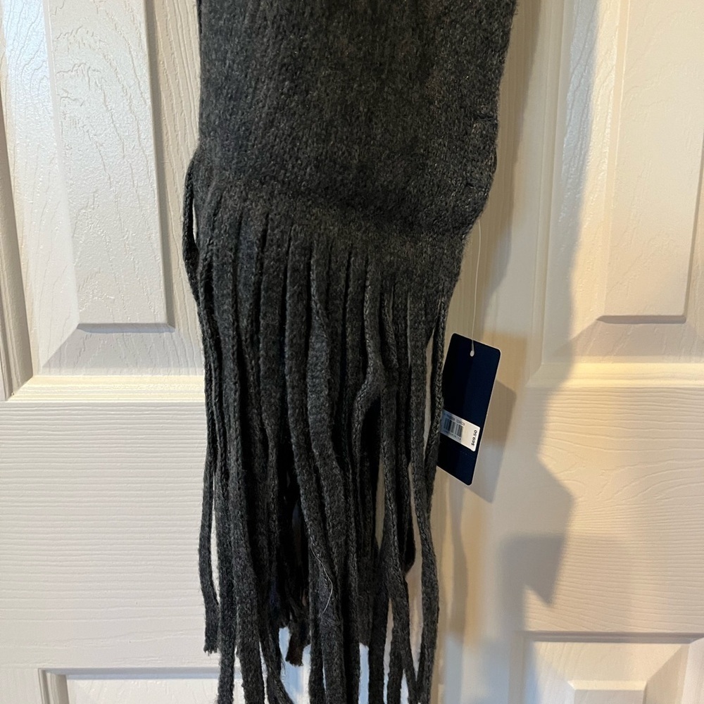 Lucky Brand Gray Fringe Scarf, NWT - Picture 3 of 8